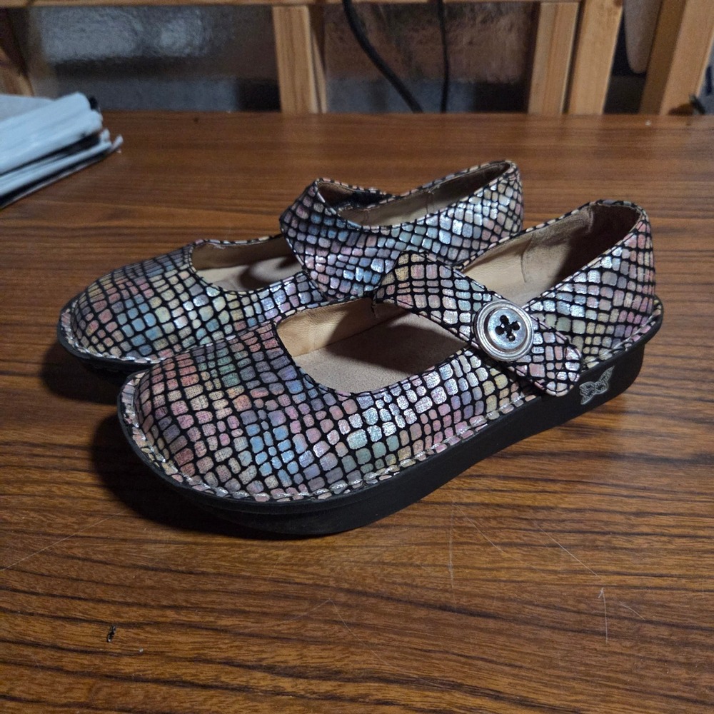 Alegria Paloma Wavy Iridescent Snake Embossed Leather Mary Jane Clogs Size 37